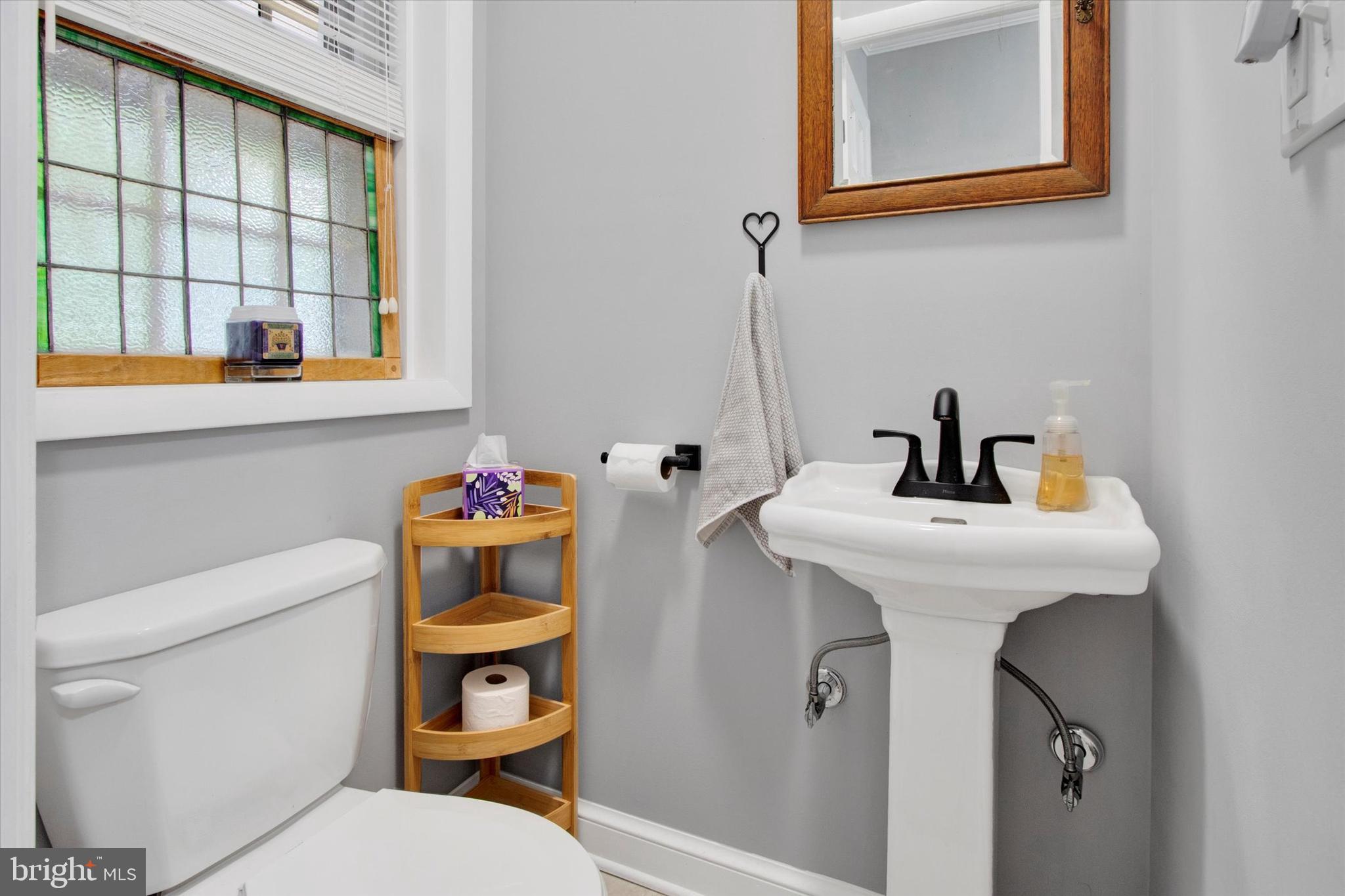 1611 Alsace Road Reading, PA 19604 - Photo 15 of 38 1st floor powder room