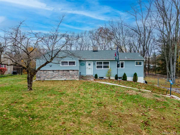 $499,999 | 77 Colburn Drive, Poughkeepsie, NY 12603