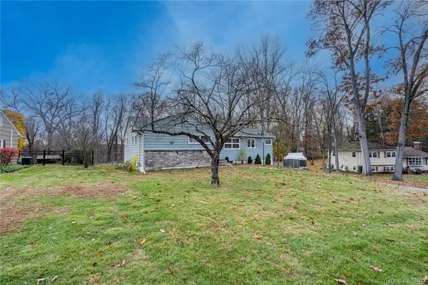 $499,999 | 77 Colburn Drive, Poughkeepsie, NY 12603