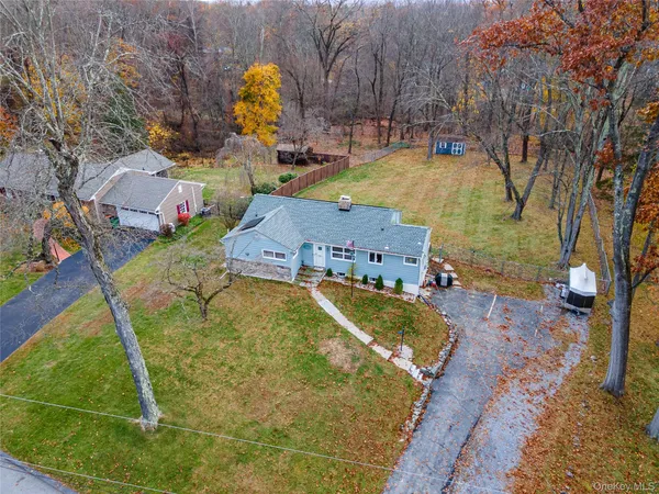 $499,999 | 77 Colburn Drive, Poughkeepsie, NY 12603