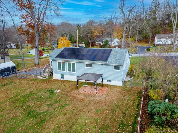 $499,999 | 77 Colburn Drive, Poughkeepsie, NY 12603