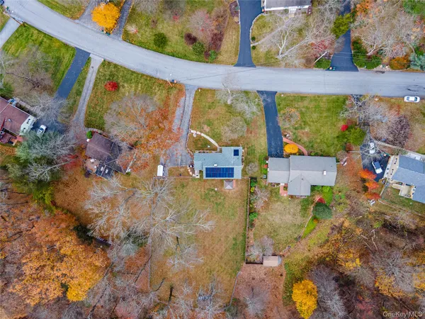 $499,999 | 77 Colburn Drive, Poughkeepsie, NY 12603