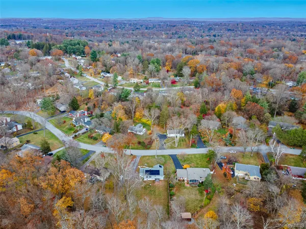 $499,999 | 77 Colburn Drive, Poughkeepsie, NY 12603