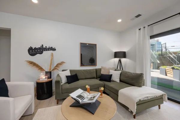 $3,495 | 635 7th Avenue South, Unit 212, Nashville, TN 37203