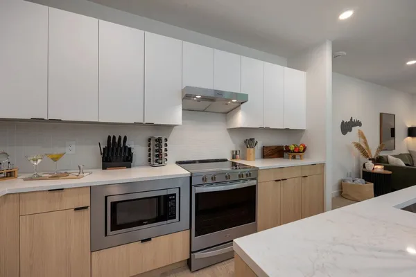 $3,495 | 635 7th Avenue South, Unit 212, Nashville, TN 37203