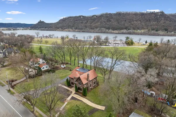 $950,000 | 51 West Sarnia Street, Winona, MN 55987