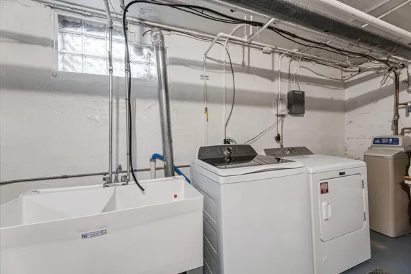 $950,000 | 51 West Sarnia Street, Winona, MN 55987