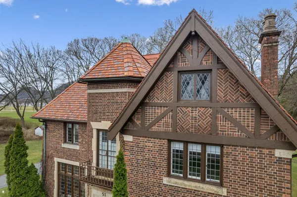 $950,000 | 51 West Sarnia Street, Winona, MN 55987