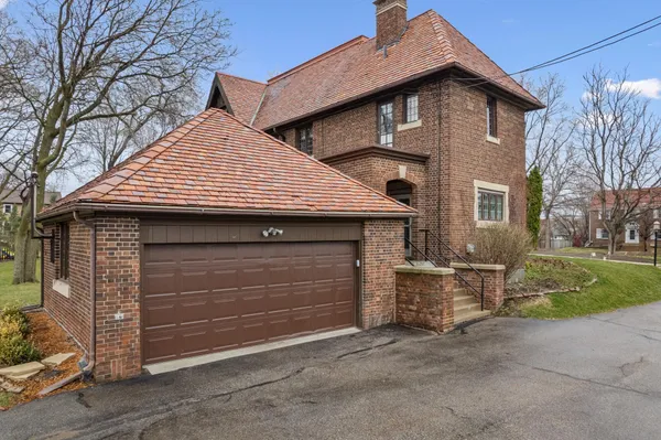 $950,000 | 51 West Sarnia Street, Winona, MN 55987