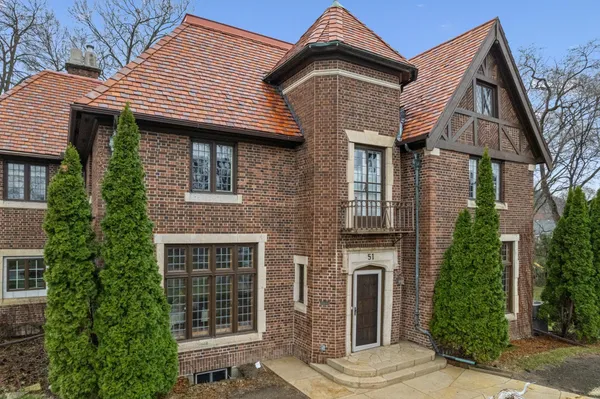 $950,000 | 51 West Sarnia Street, Winona, MN 55987