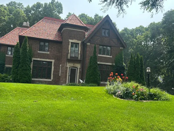 $950,000 | 51 West Sarnia Street, Winona, MN 55987