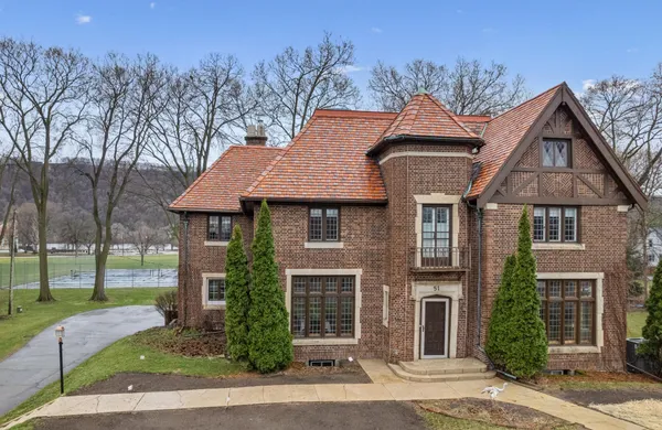 $950,000 | 51 West Sarnia Street, Winona, MN 55987