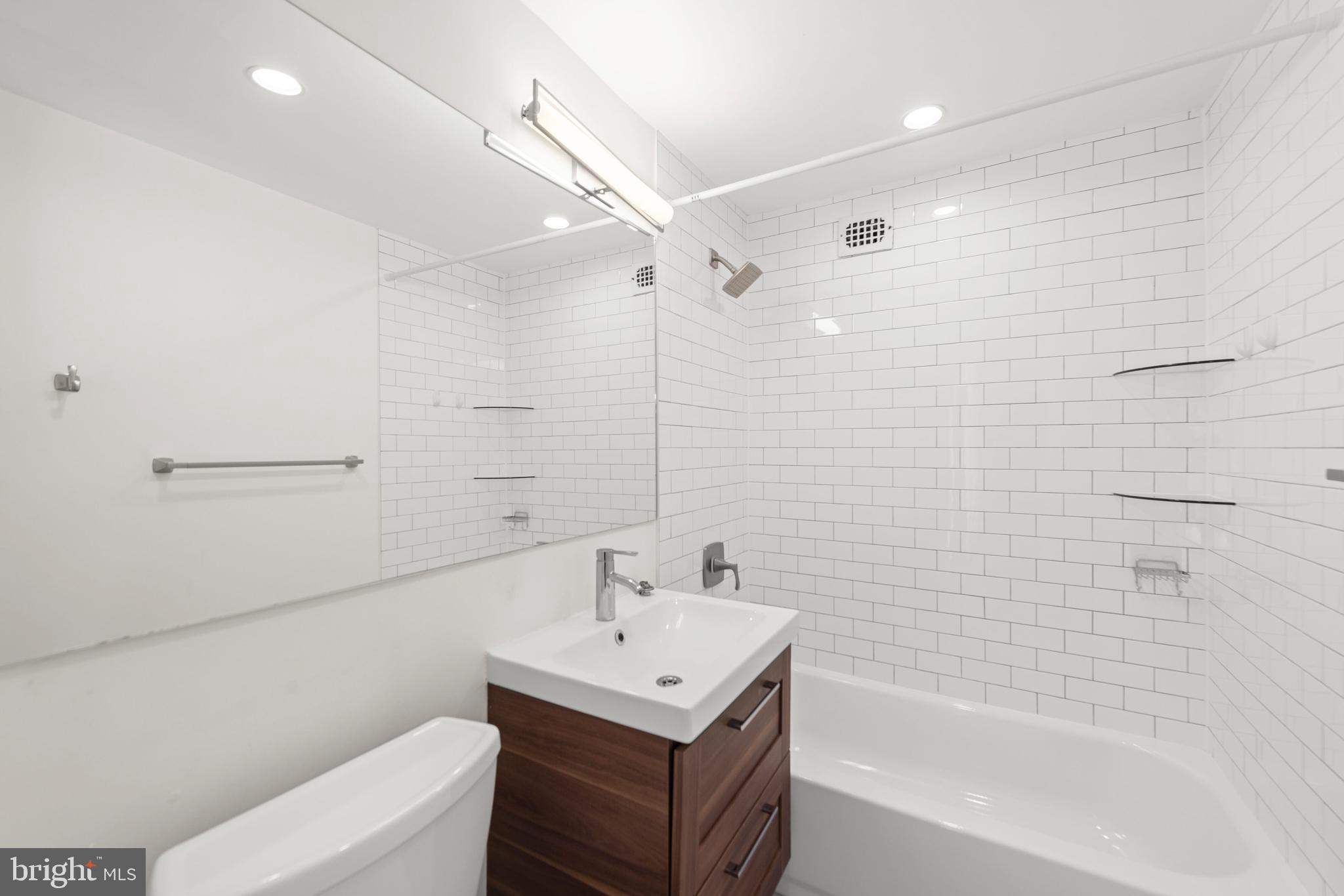 4401 Lee Highway, Unit 16 Arlington, VA 22207 - Photo 7 of 24