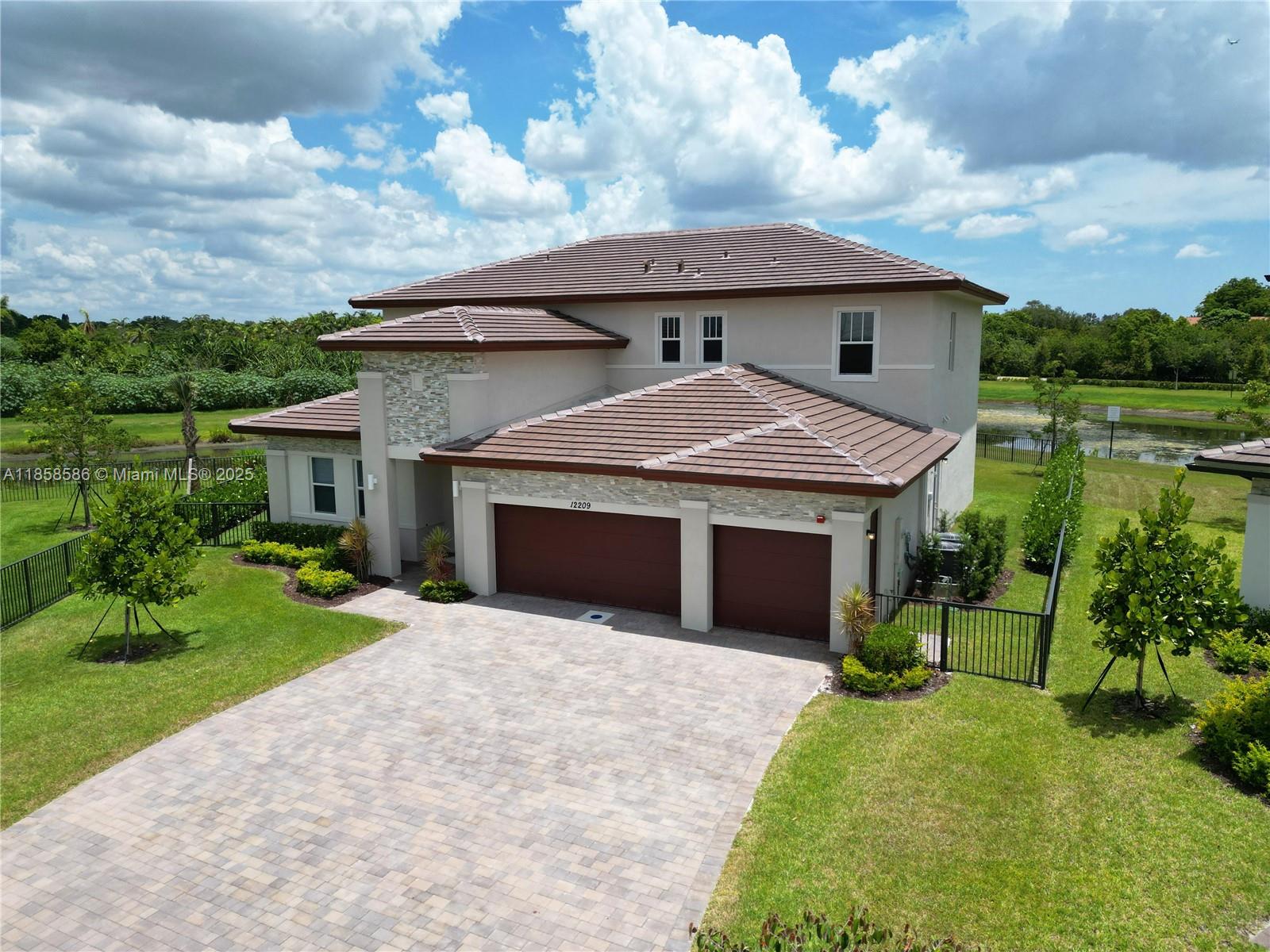 12209 Southwest 43rd Street Davie, FL 33330 - Photo 3 of 31