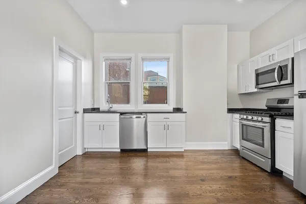 $6,300 | 118 Dorchester Street, Unit 3, Boston, MA 02127