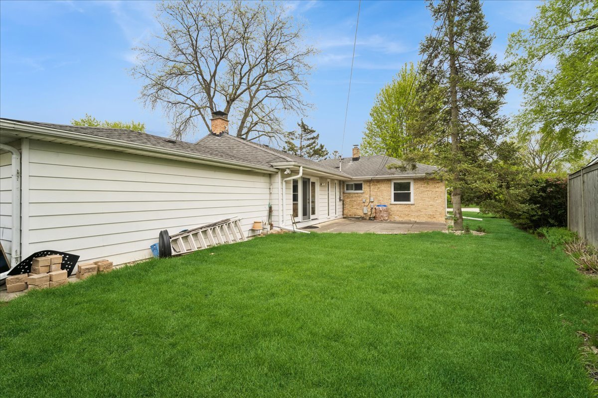 1112 Whitfield Road Northbrook, IL 60062 - Photo 22 of 23 Gallery Image 22