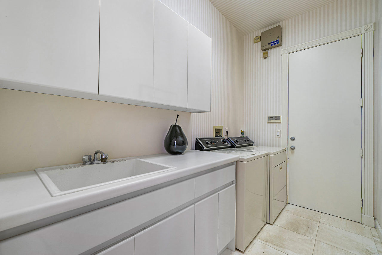 17294 Bridleway Trail Boca Raton, FL 33496 - Photo 38 of 54 Laundry Room