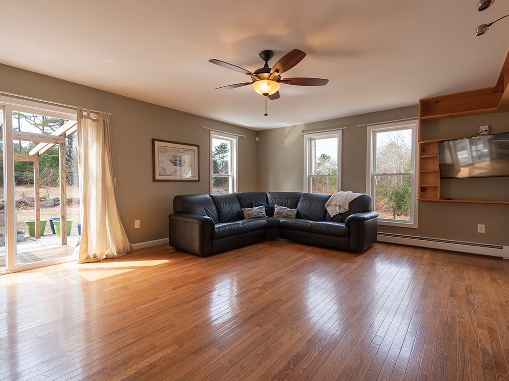 124 Old Mill Road Charlestown, RI 02813 - Photo 10 of 18 Great Room