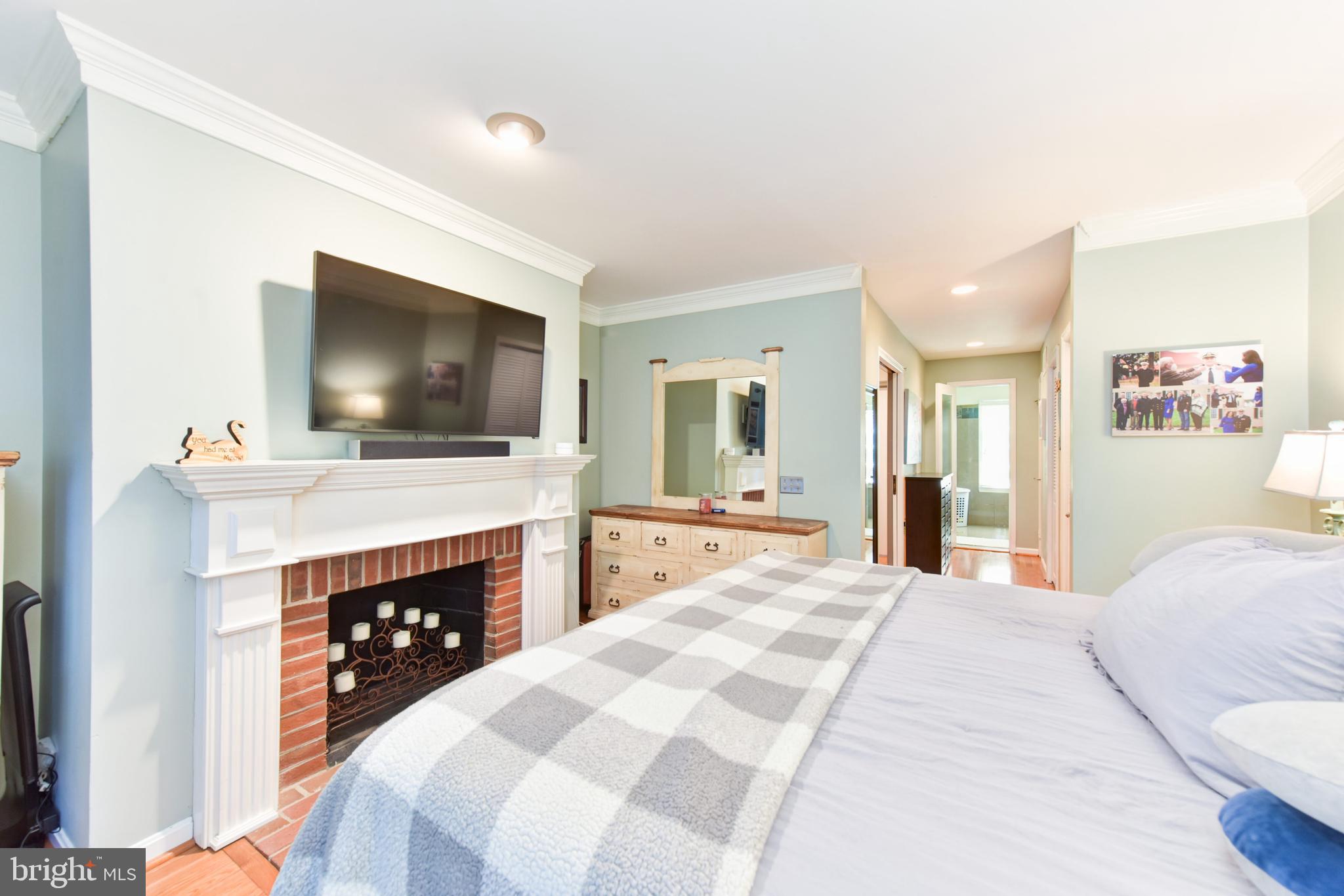 1119 Portner Road Alexandria, VA 22314 - Photo 13 of 33 2nd floor master bedroom