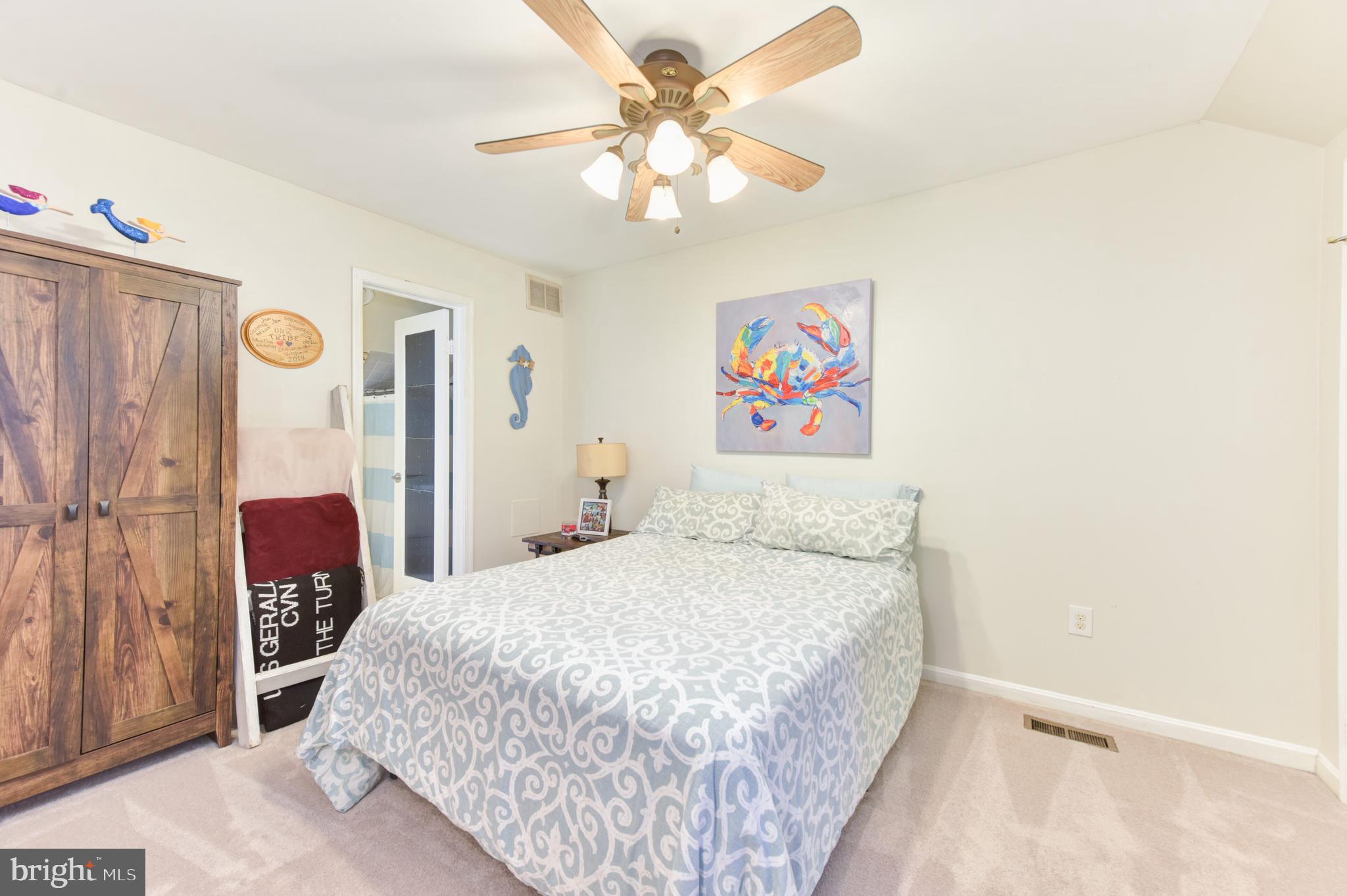 1119 Portner Road Alexandria, VA 22314 - Photo 20 of 33 3rd floor master bedroom