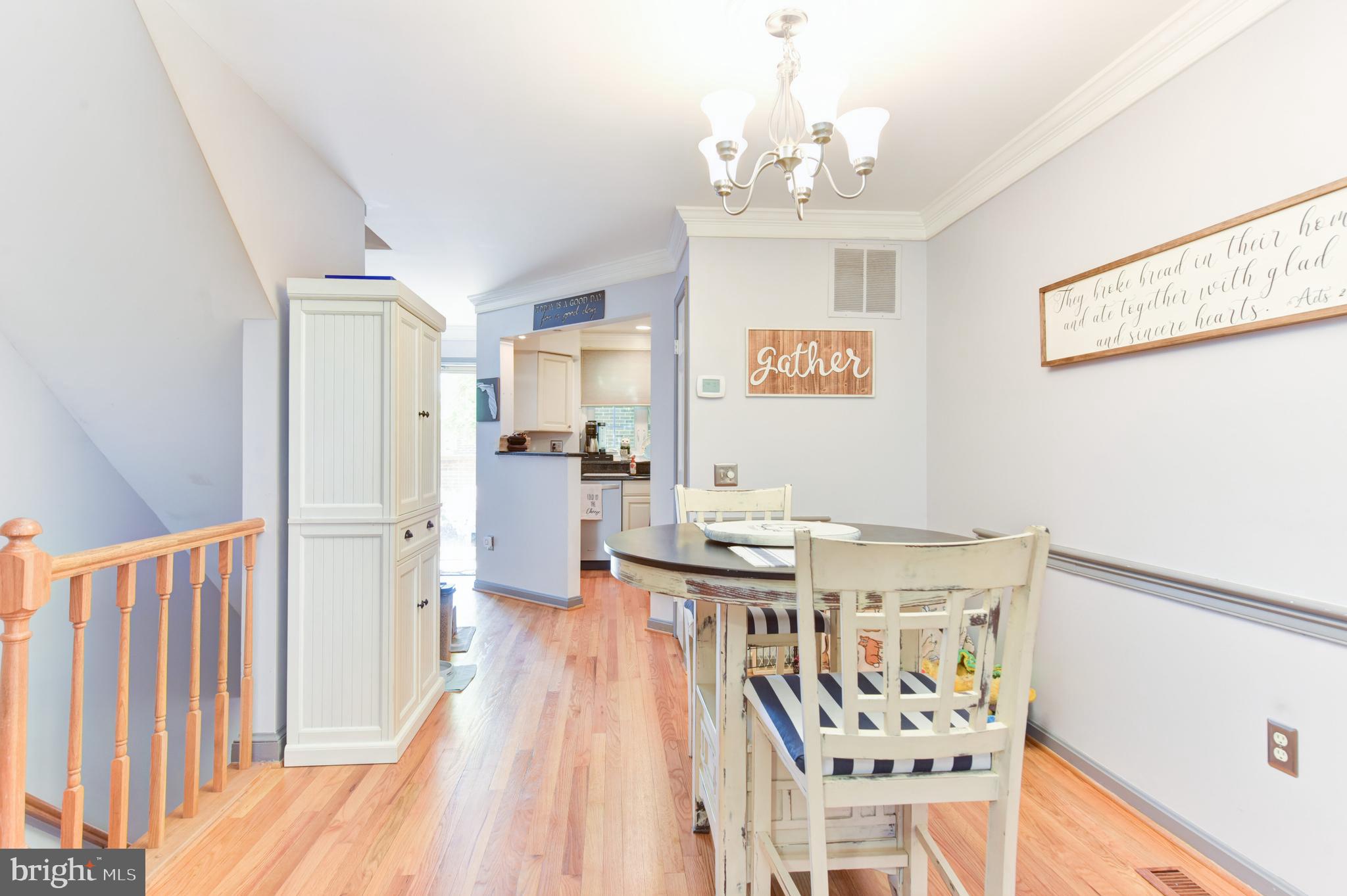 1119 Portner Road Alexandria, VA 22314 - Photo 7 of 33 Dining area