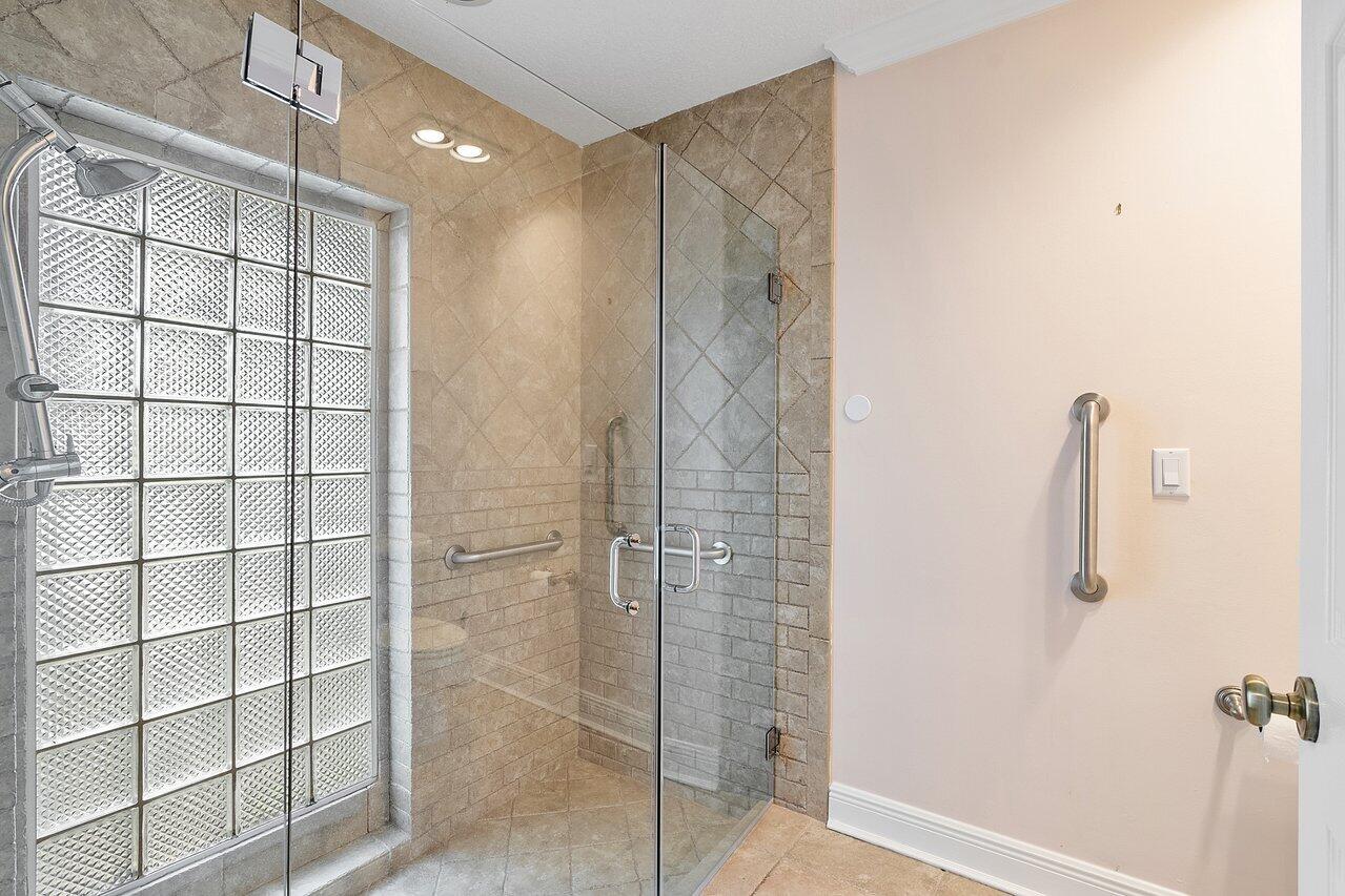 756 Dover Street Boca Raton, FL 33487 - Photo 20 of 29 a bathroom with a shower