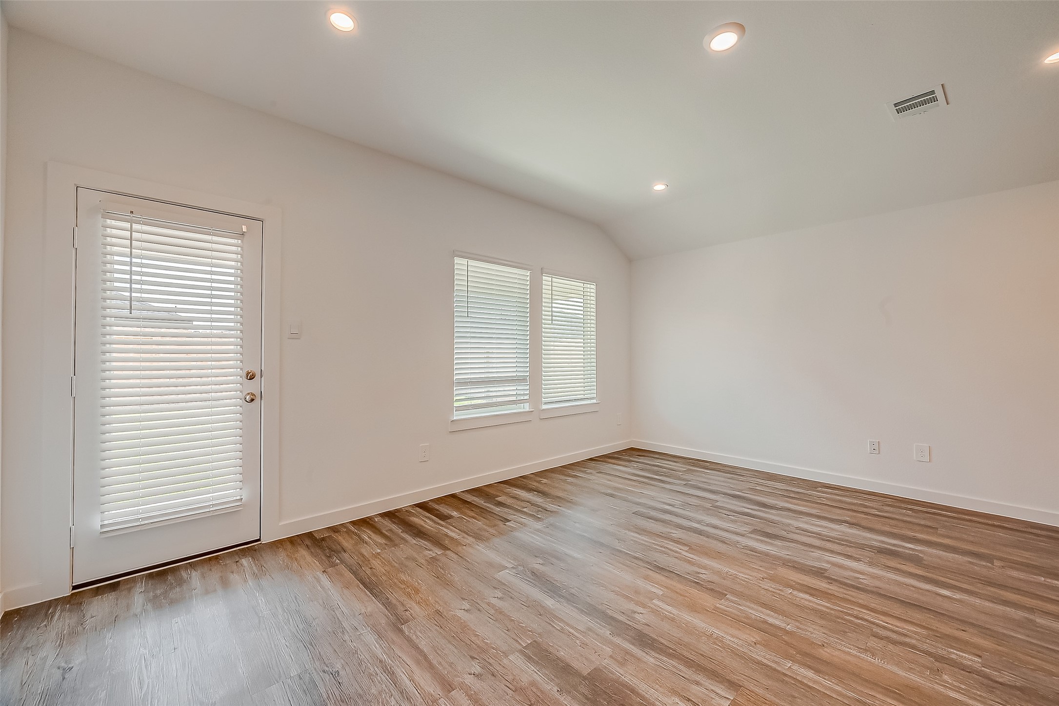 1018 Fringed Bluestar Drive Rosharon, TX 77583 - Photo 15 of 47