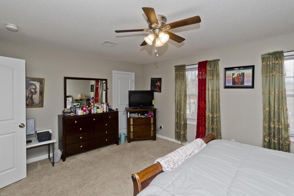209 Morton Street Springfield, MA 01119 - Photo 20 of 27 Gallery Image 20