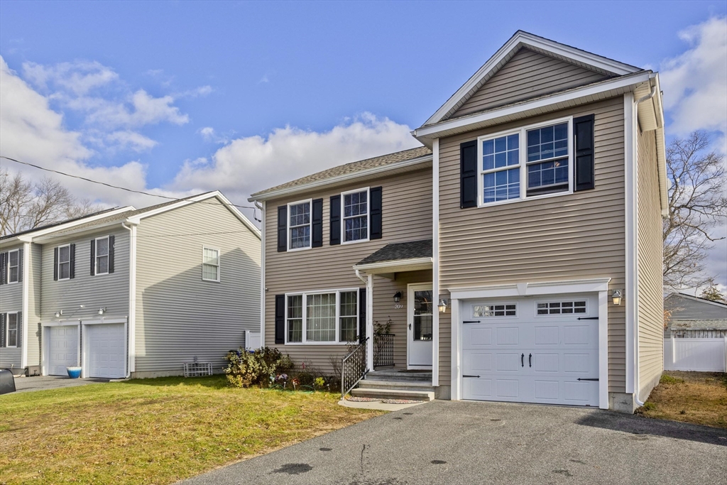 209 Morton Street Springfield, MA 01119 - Photo 3 of 27 Gallery Image 3