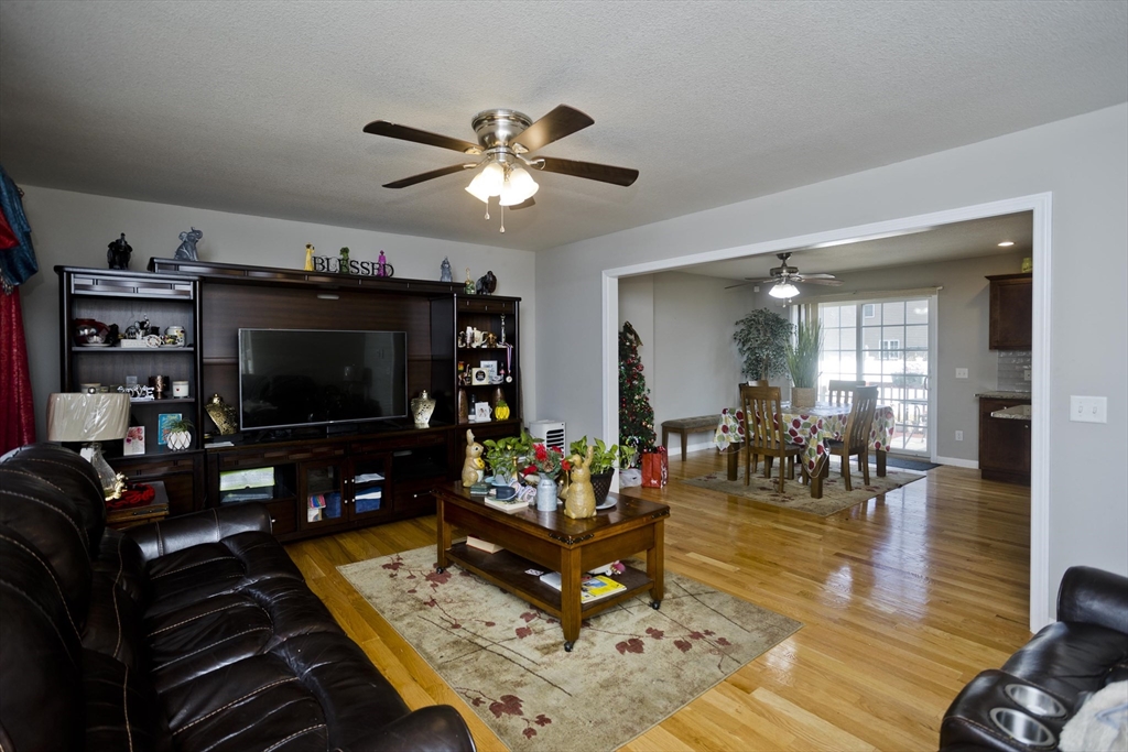 209 Morton Street Springfield, MA 01119 - Photo 4 of 27 Gallery Image 4