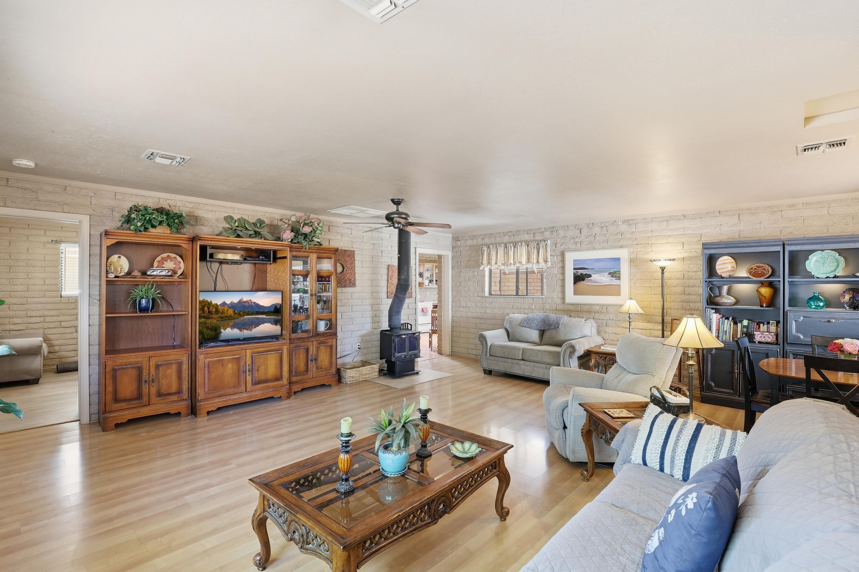 Living Room (4)