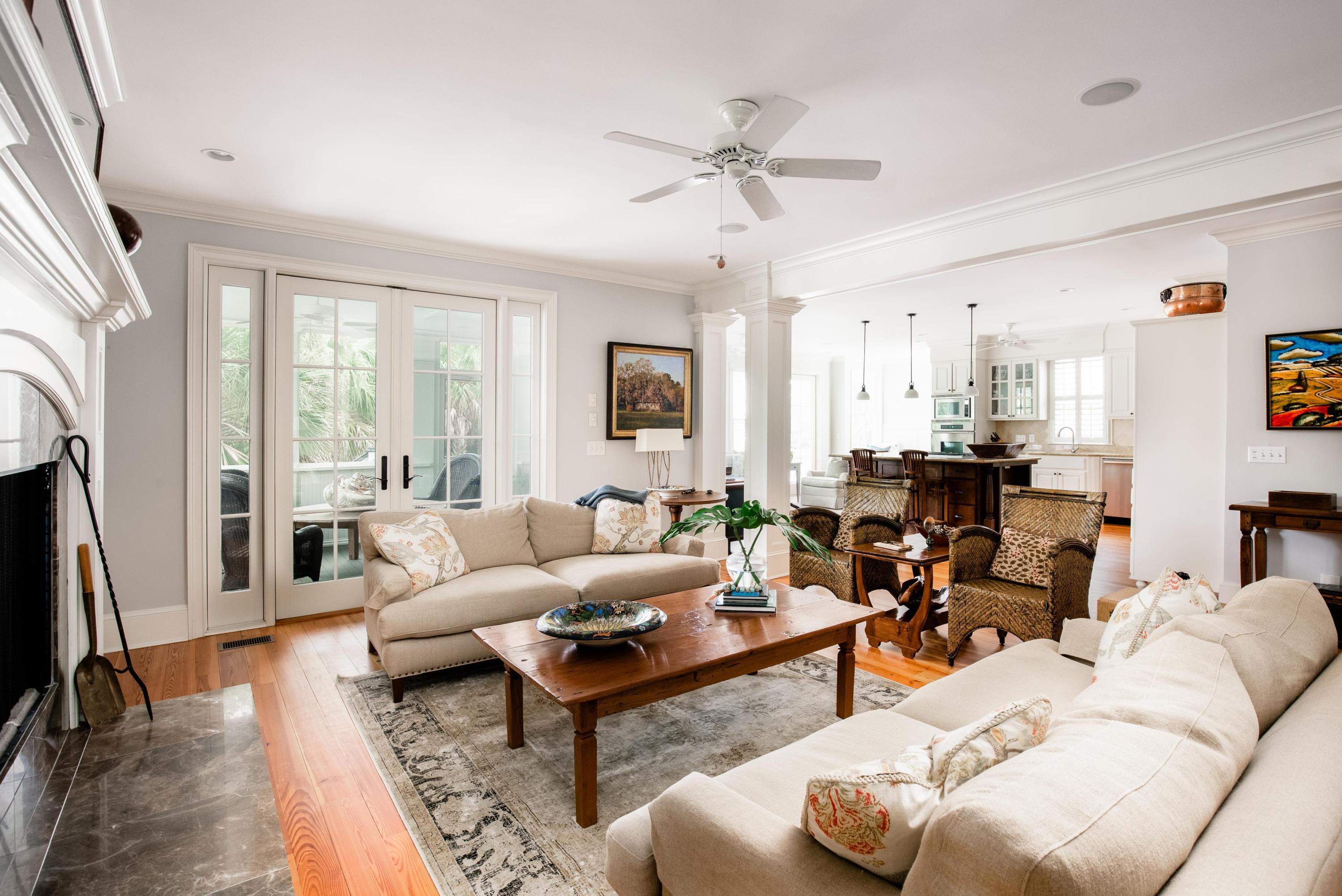 214 Haddrell Street Mount Pleasant, SC 29464 - Photo 13 of 42 living room
