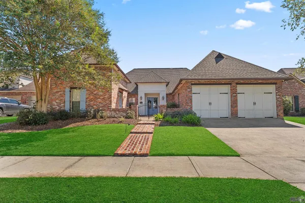 $422,400 | 2842 Muirfield Drive, Zachary, LA 70791