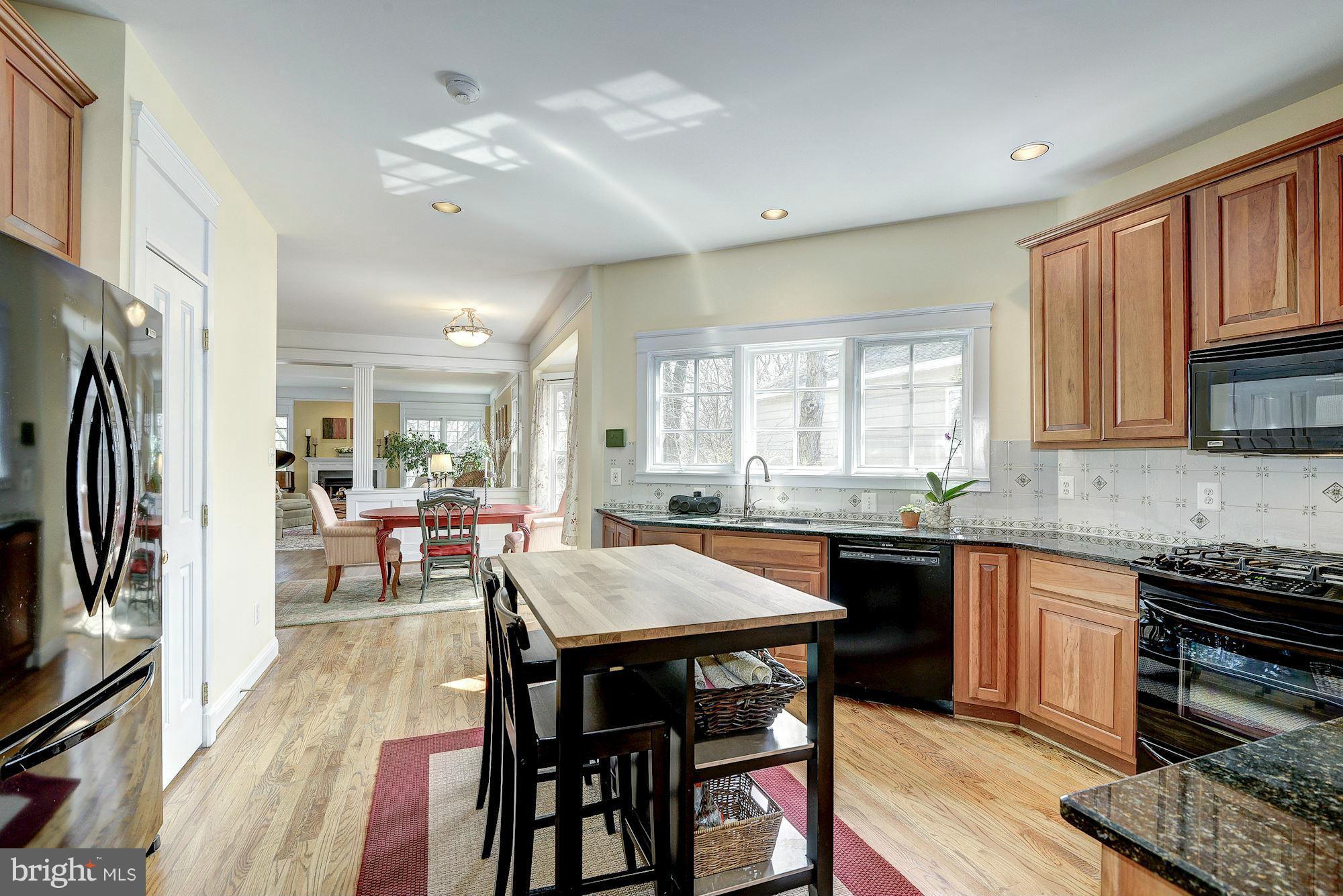 2645 Marcey Road Arlington, VA 22207 - Photo 9 of 30 Kitchen