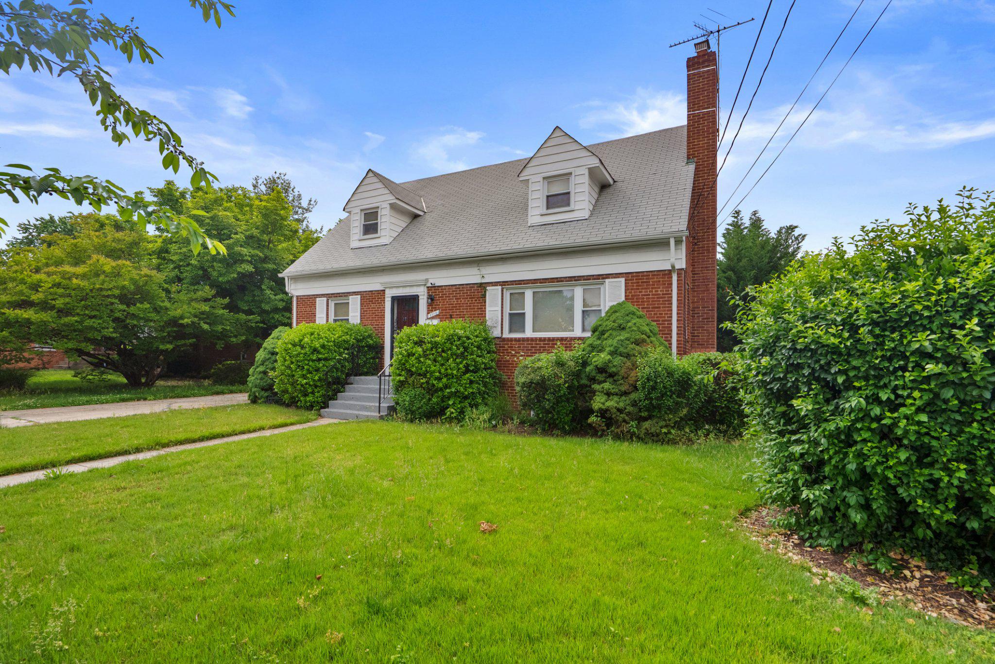 1110 Chillum Manor Road Hyattsville, MD 20783 - Photo 2 of 30 Alternate front exterior view.