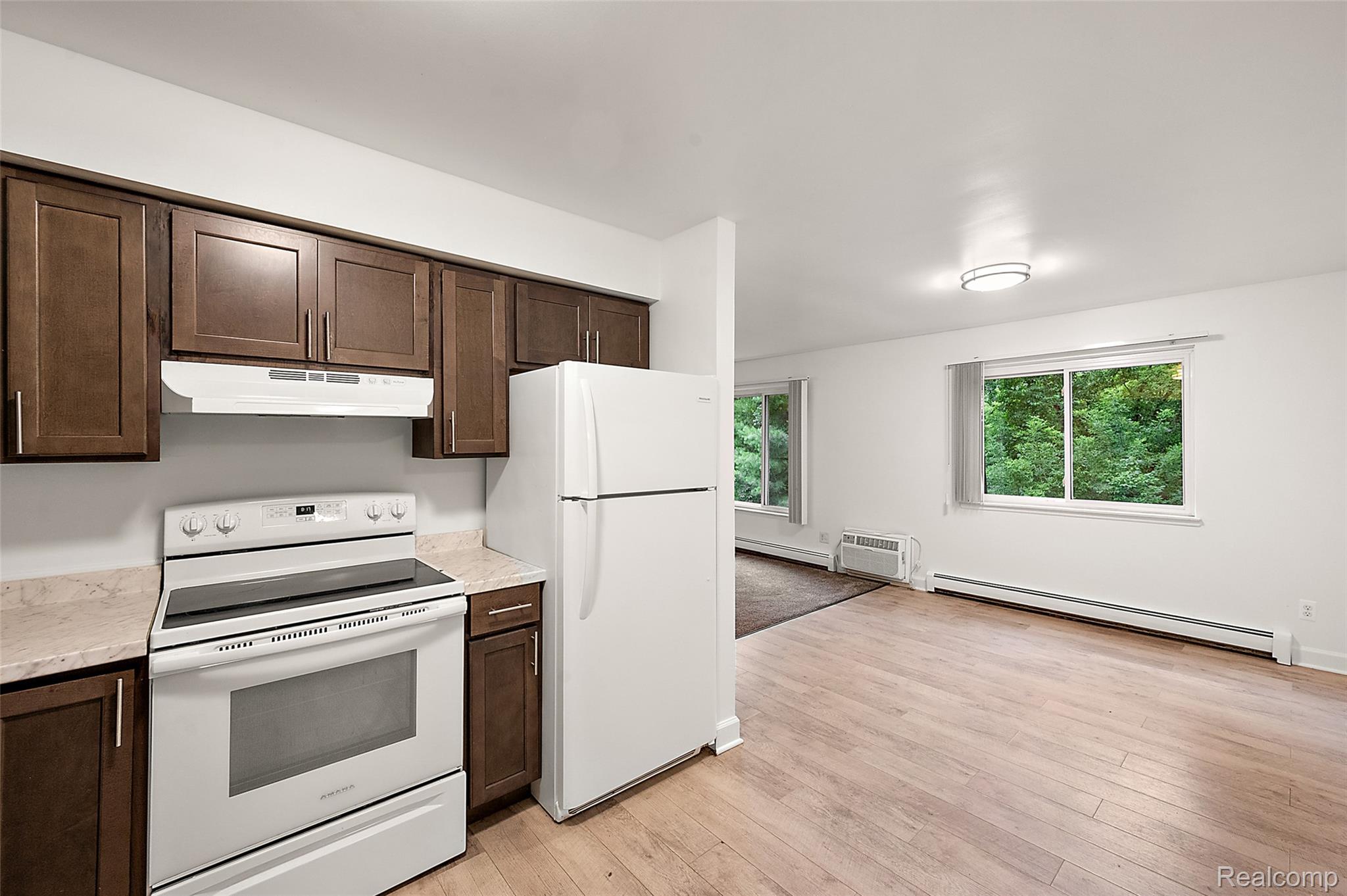 384 West Drahner Road, Unit C12 Oxford, MI 48371 - Photo 16 of 26 14-380 W Drahner Rd C12-14.jpg