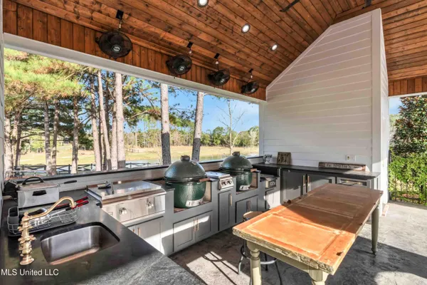 $3,999,950 | 282 Ralph Rawls Road, Hattiesburg, MS 39402