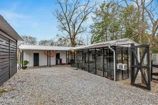 $3,999,950 | 282 Ralph Rawls Road, Hattiesburg, MS 39402