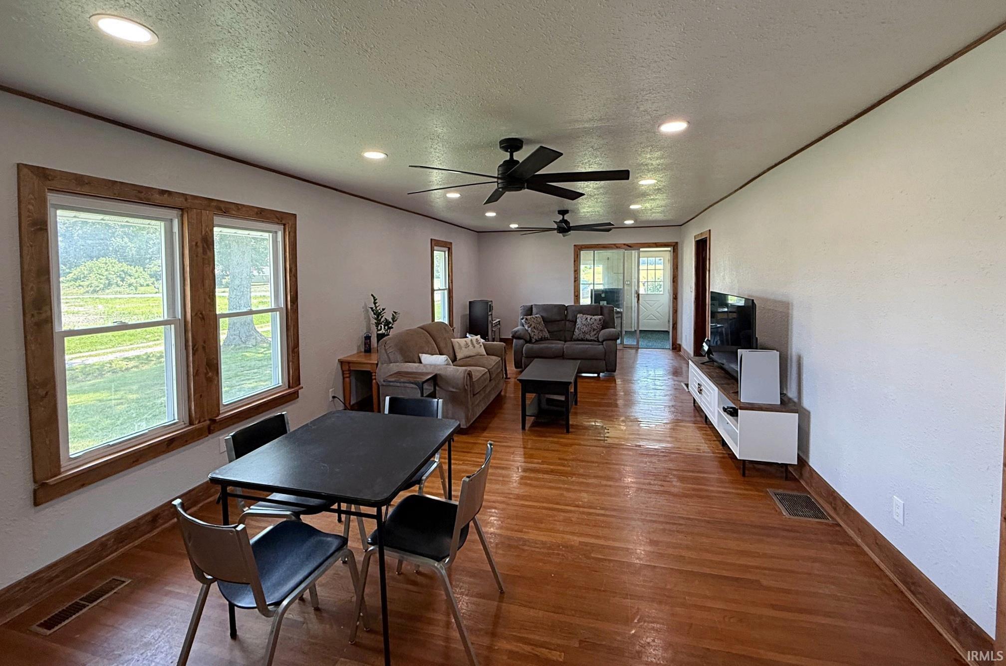 4499 Highway 59 Sandborn, IN 47578 - Photo 2 of 31