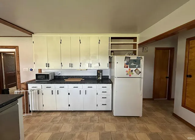 $240,000 | 4499 Highway 59, Sandborn, IN 47578