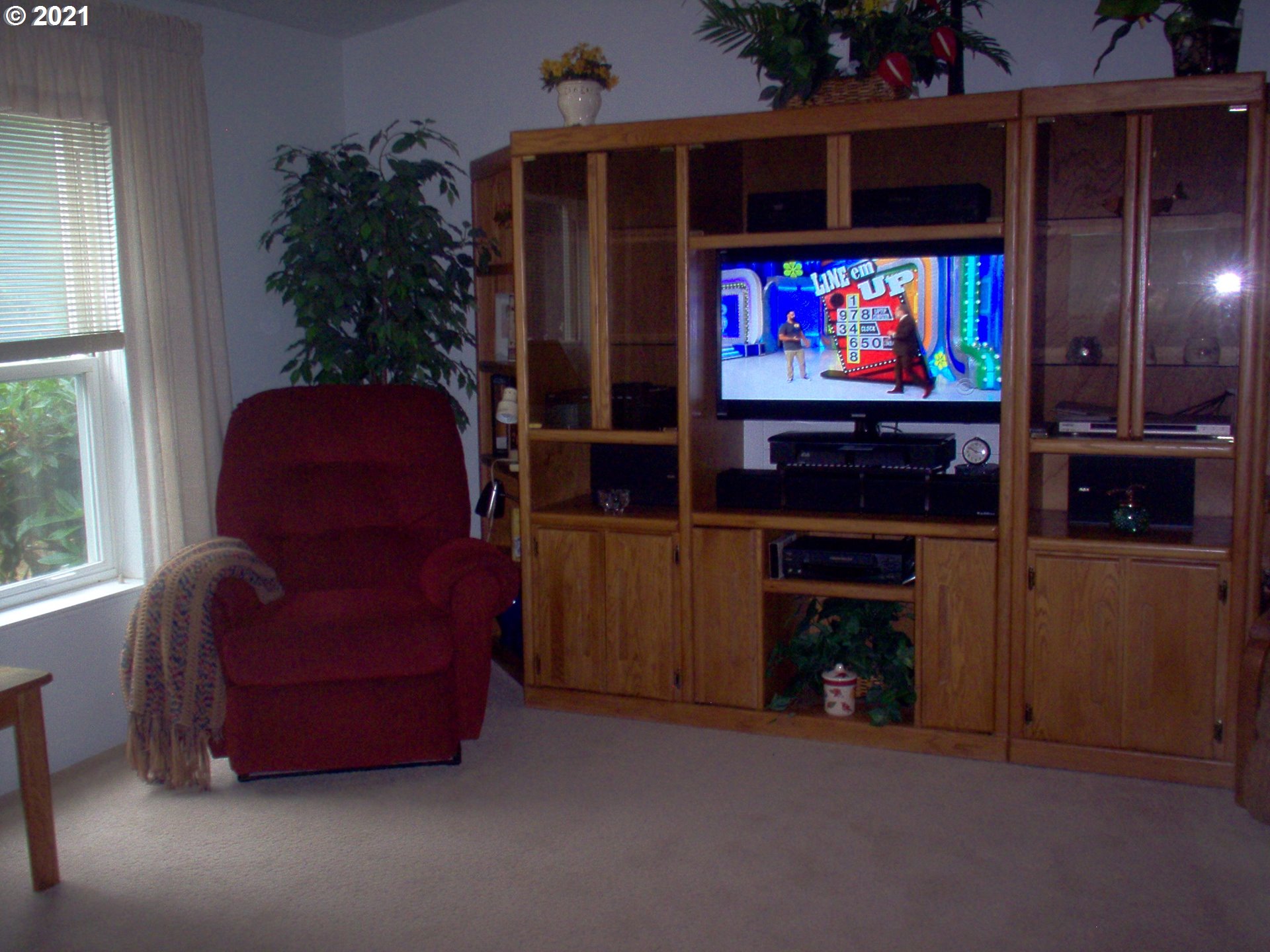 1595 Kristi Loop Lakeside, OR 97449 - Photo 9 of 24 Living Room