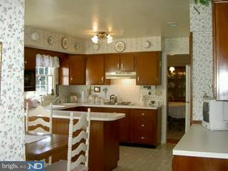 2038 Spring Valley Road Lansdale, PA 19446 - Photo 3 of 6 Gallery Image 3