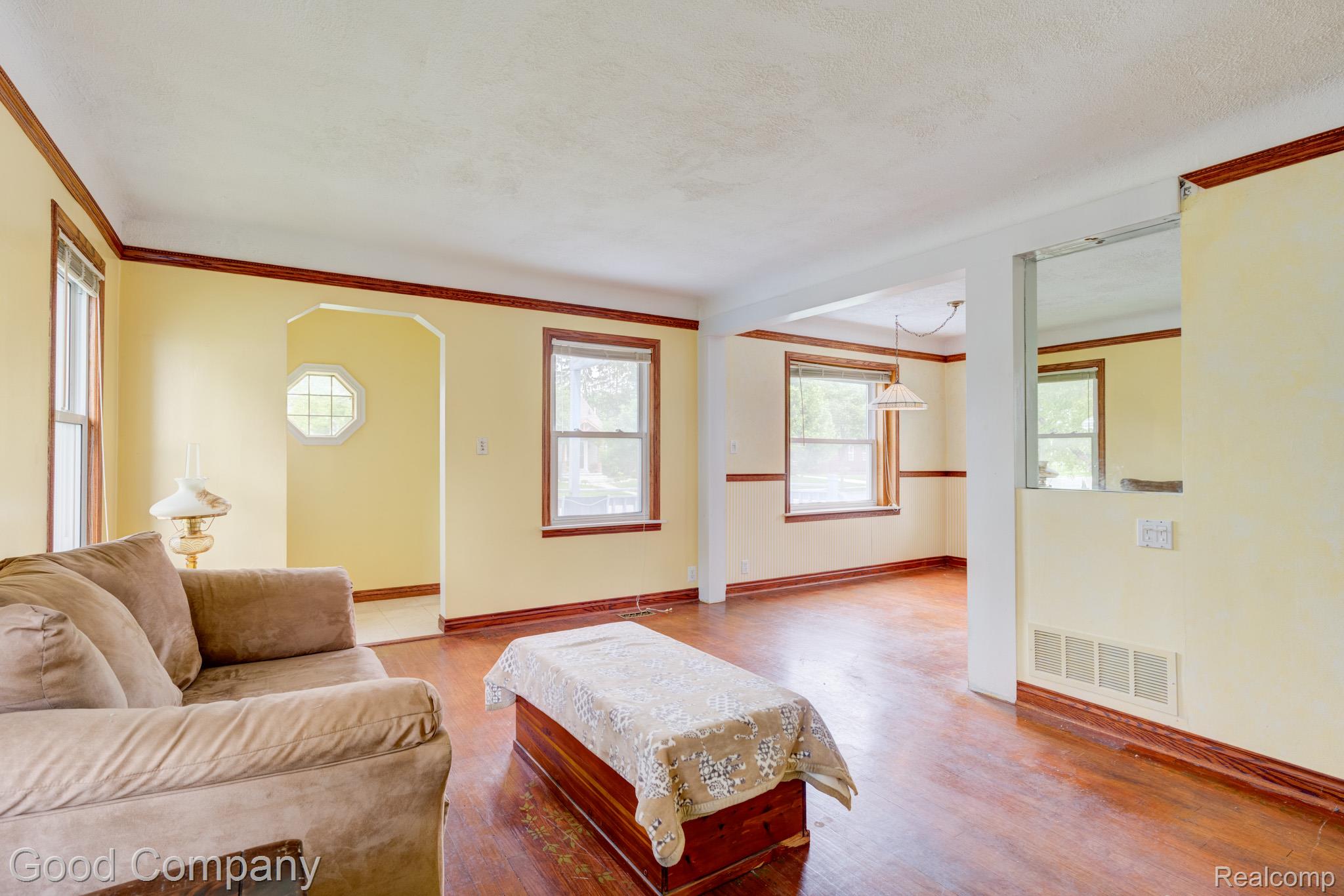 1355 Harvard Road Berkley, MI 48072 - Photo 6 of 42 1355 Harvard Ave.-06.jpg