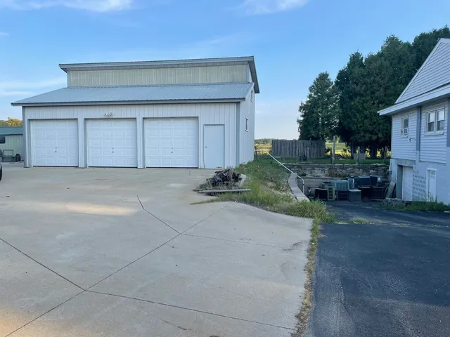 $400,000 | 3555 Hillside Road, Polk, WI 53086