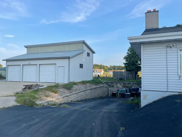 $400,000 | 3555 Hillside Road, Polk, WI 53086