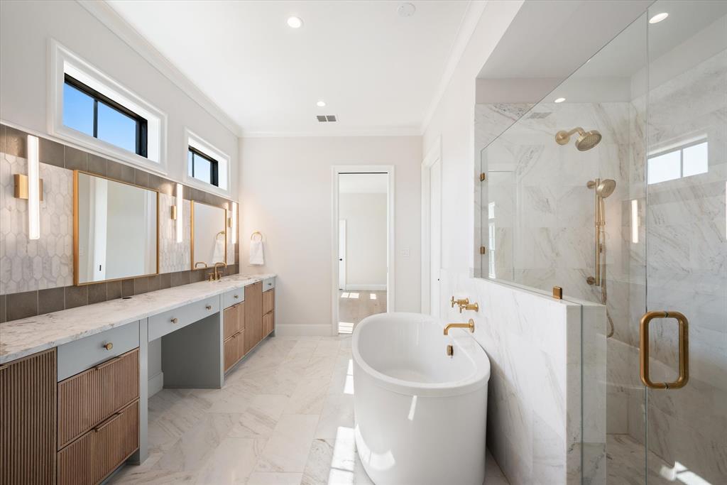 2959 Sunset Boulevard Flower Mound, TX 75022 - Photo 17 of 26 Primary Bath