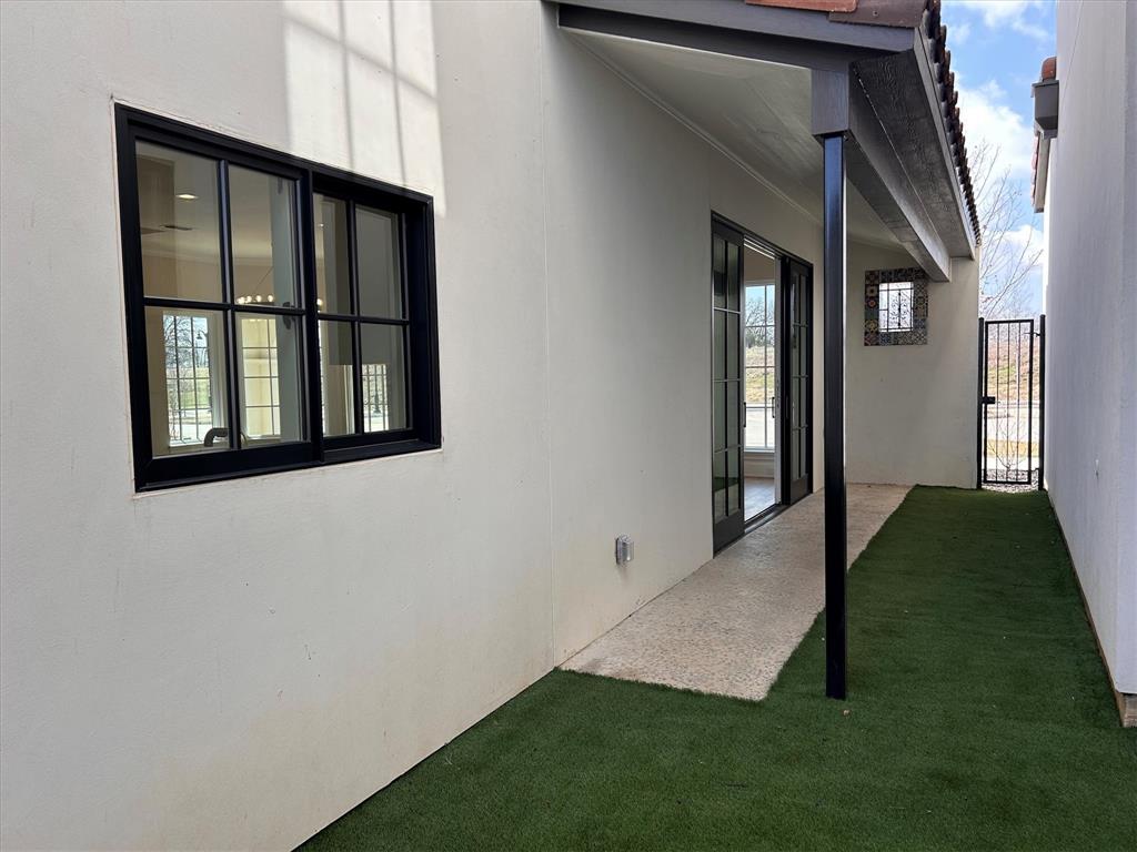 2959 Sunset Boulevard Flower Mound, TX 75022 - Photo 21 of 26 5 ft side yard