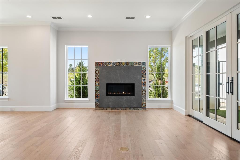 2959 Sunset Boulevard Flower Mound, TX 75022 - Photo 5 of 26 Living area