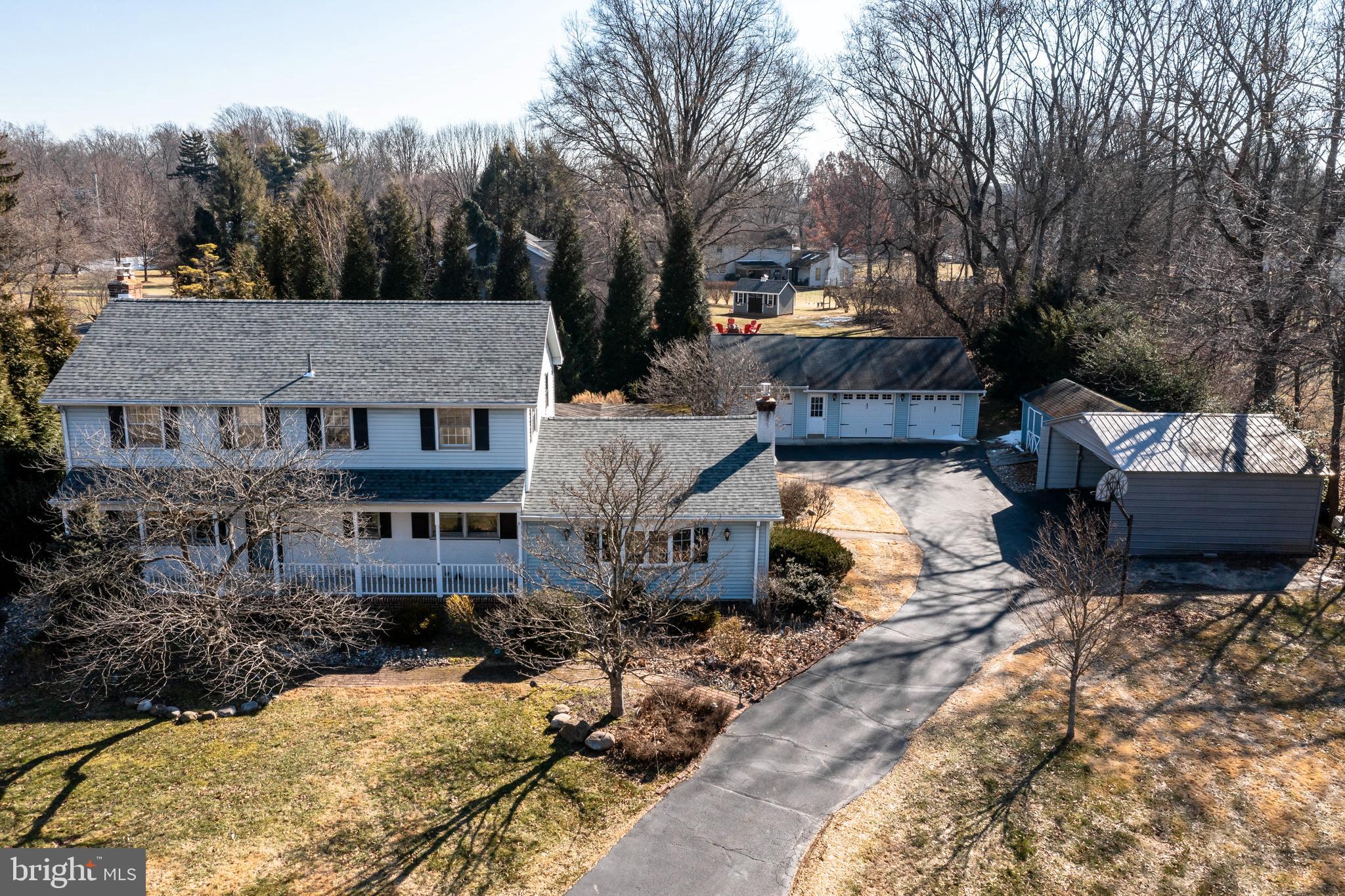 928 Davis Road Ambler, PA 19002 - Photo 2 of 40