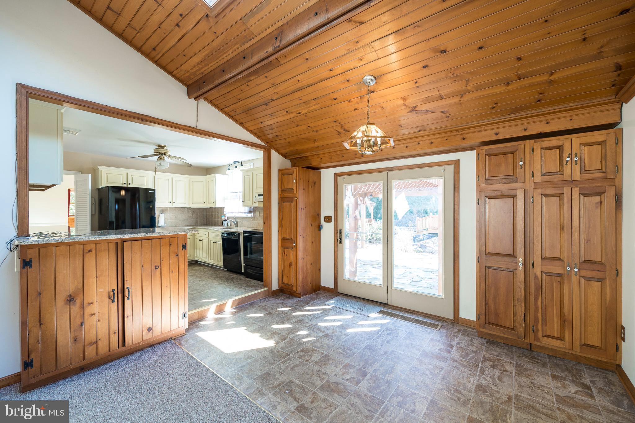 928 Davis Road Ambler, PA 19002 - Photo 7 of 40